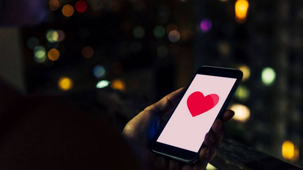 Searching for Matches on the AmourMeet Online Internet Dating Website